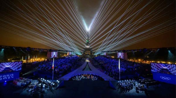Impactante apertura de Pars 2024: con el desfile de las delegaciones por el ro Sena y el encendido del pebetero, empezaron los Juegos Olmpicos