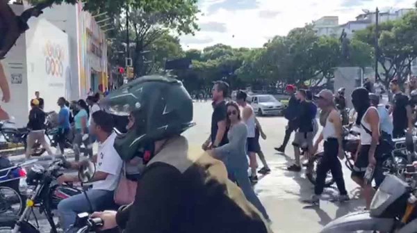 Tensin en Venezuela: miles de personas se rebelan contra el resultado electoral y crecen las protestas en varias ciudades