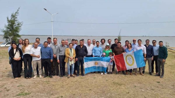 Distintas reas del Gobierno de la Provincia mantuvieron una jornada de trabajo en Laguna La Verde: ''Un tesoro escondido''