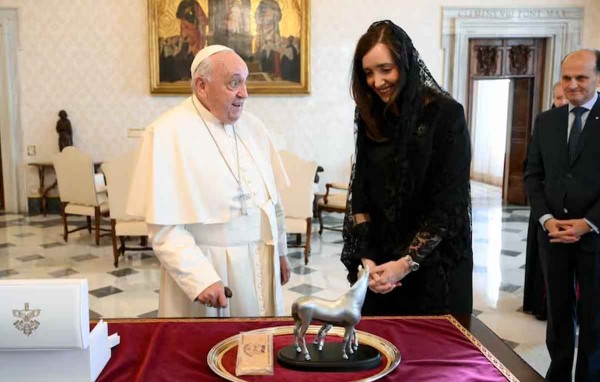 El papa Francisco se reuni casi una hora con Victoria Villarruel: 